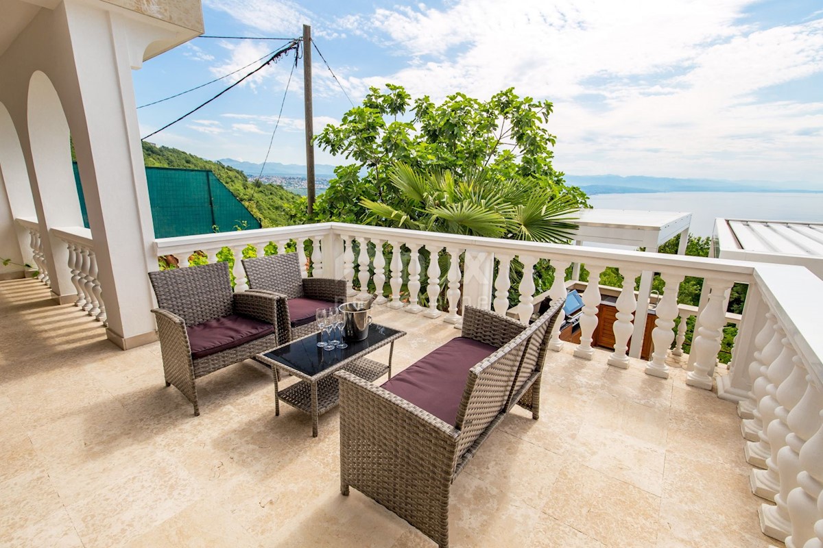 OPATIJA, MATULJI - Villa con vista sul blu del Quarnero