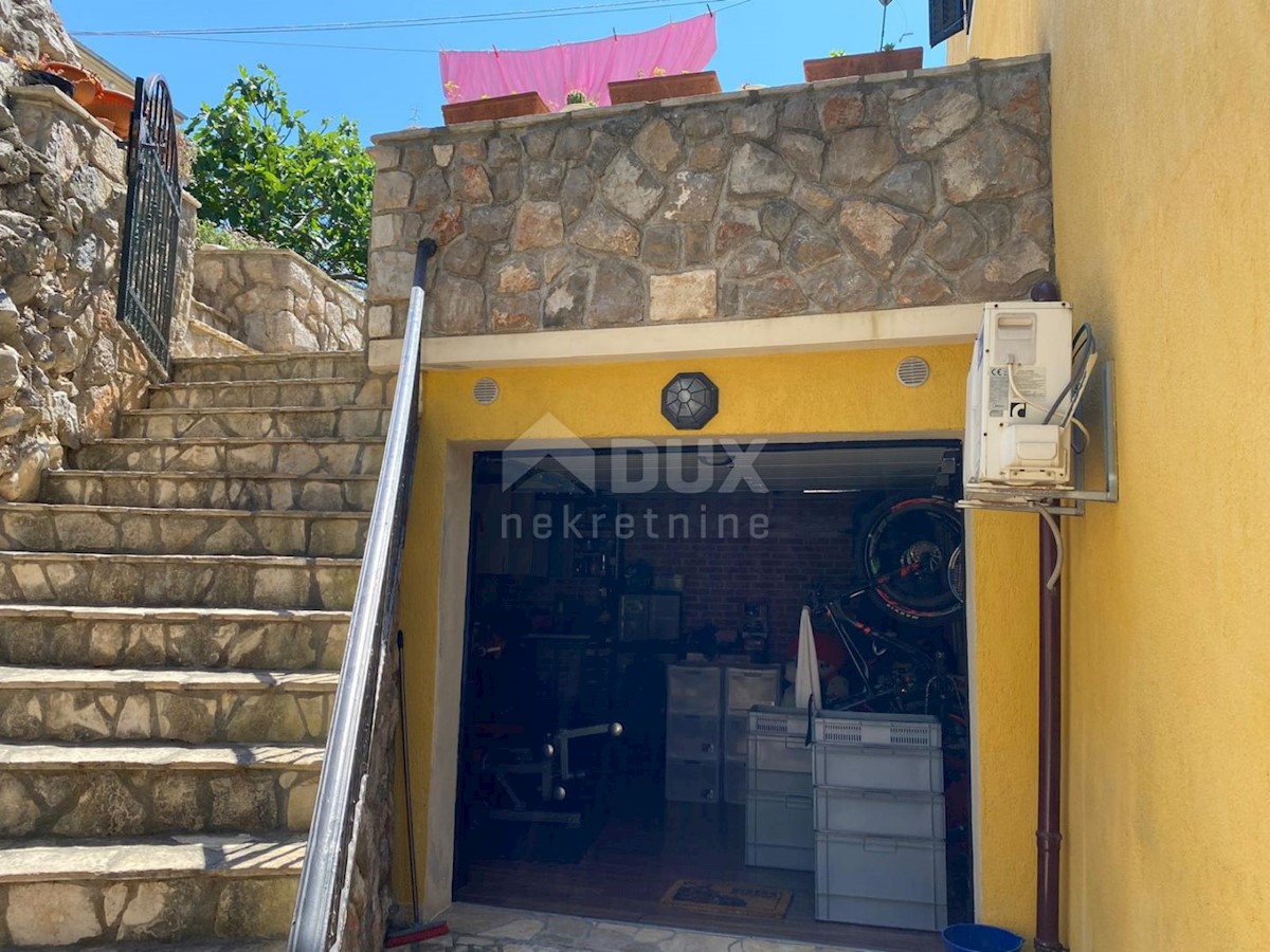 MALI LOŠINJ, casa con due appartamenti e giardino paesaggistico di 170m2