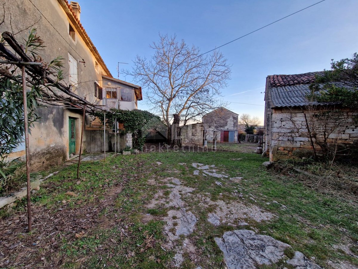 ISTRIA, BUIE - Casa in pietra in posizione tranquilla
