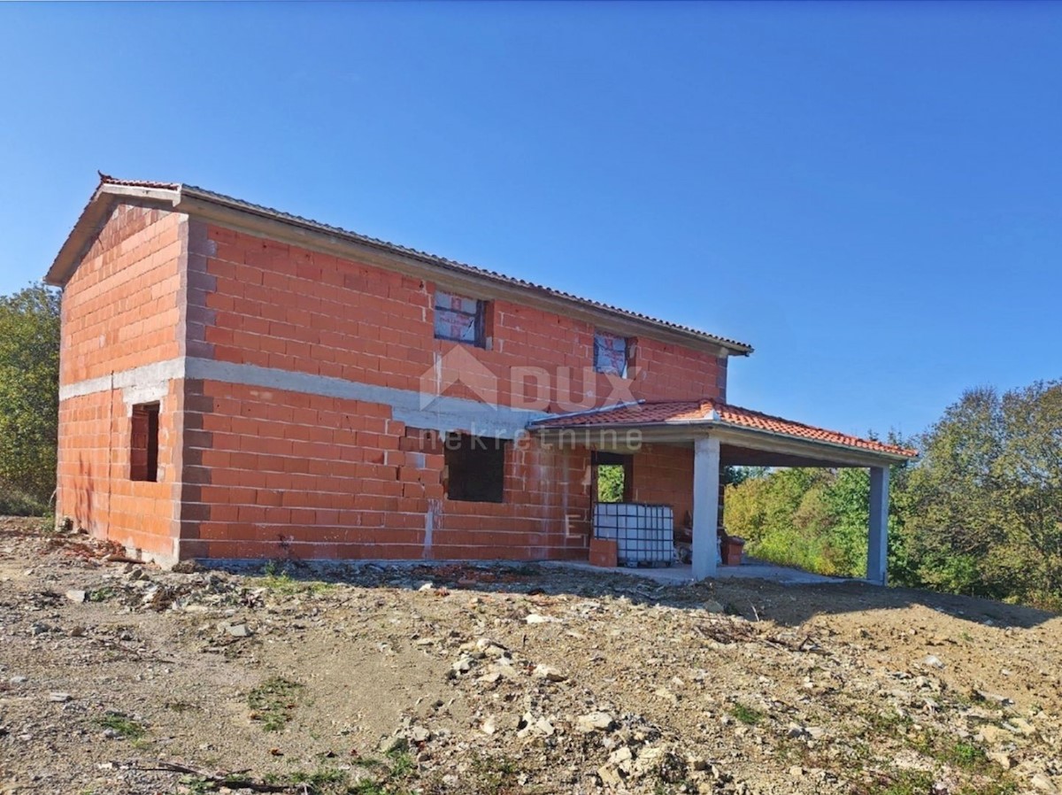 ISTRIA, CEROVLJE - Casa con ampio giardino