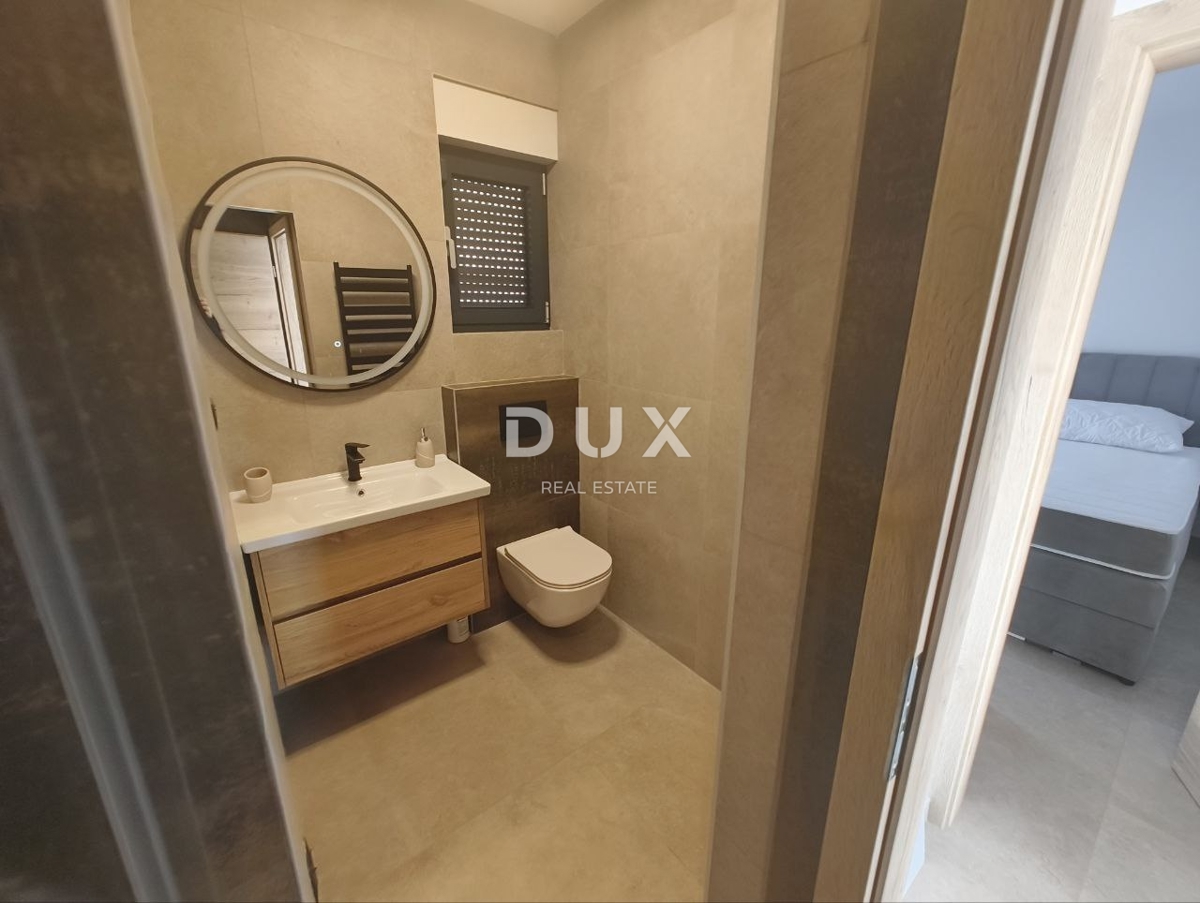 ISTRIA, POREČ - Moderna casa a un piano con piscina in una posizione meravigliosa, nuova costruzione