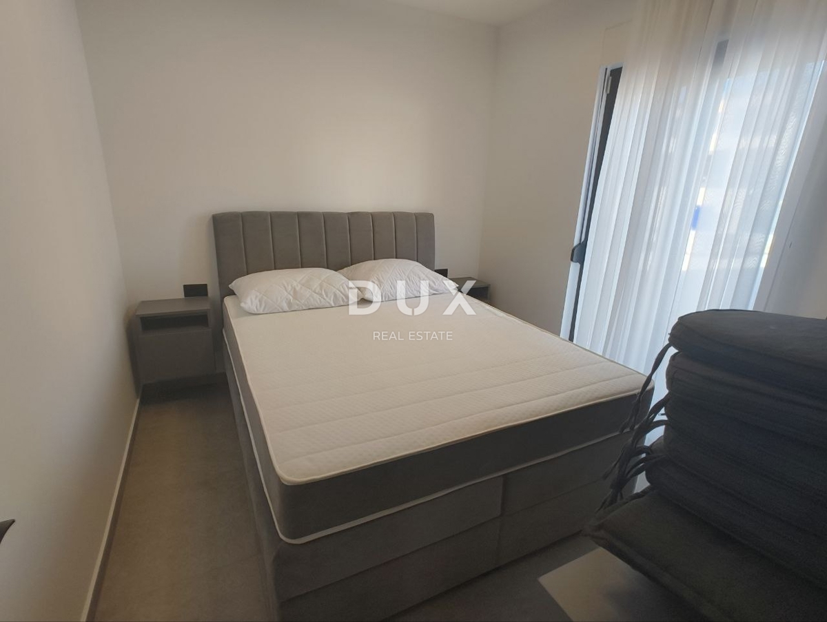 ISTRIA, POREČ - Moderna casa a un piano con piscina in una posizione meravigliosa, nuova costruzione