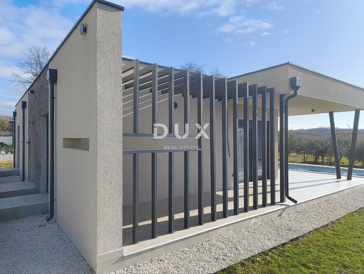 ISTRIA, POREČ - Moderna casa a un piano con piscina in una posizione meravigliosa, nuova costruzione