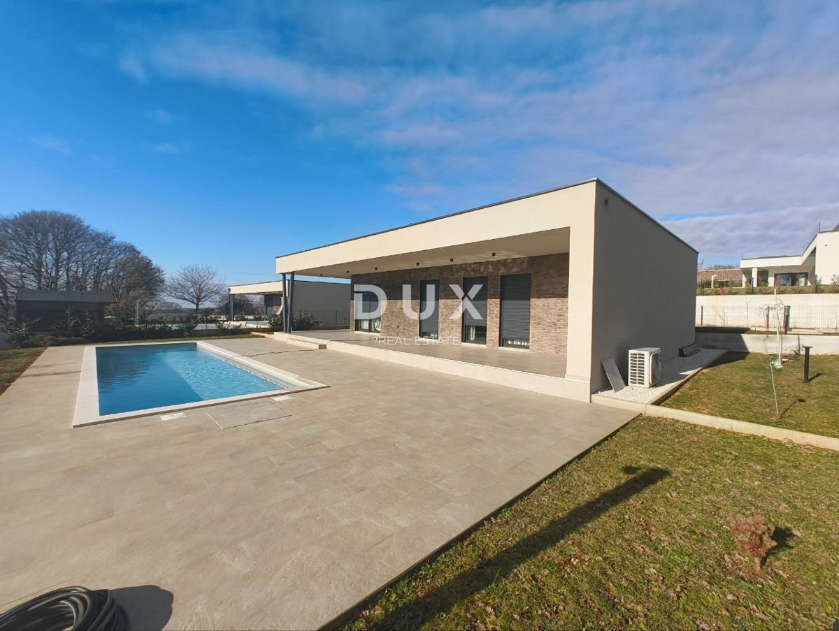 ISTRIA, POREČ - Moderna casa a un piano con piscina in una posizione meravigliosa, nuova costruzione