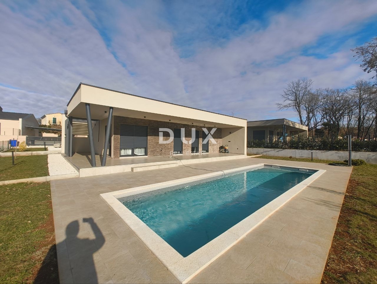 ISTRIA, POREČ - Moderna casa a un piano con piscina in una posizione meravigliosa, nuova costruzione