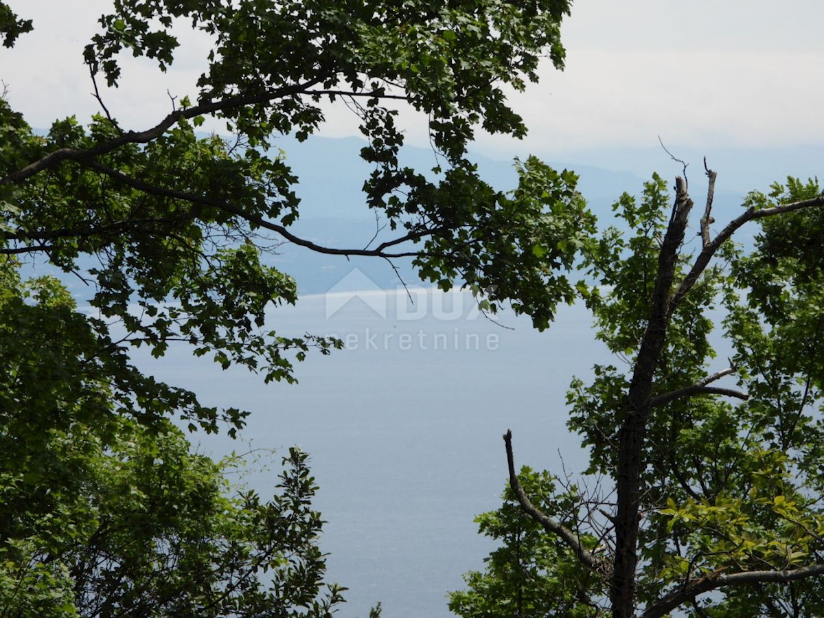 OPATIJA, BREGI - terreno edificabile 1230 m2 con vista mare per casa familiare/ villa/ appartamenti/ casa in affitto - vacanza con piscina