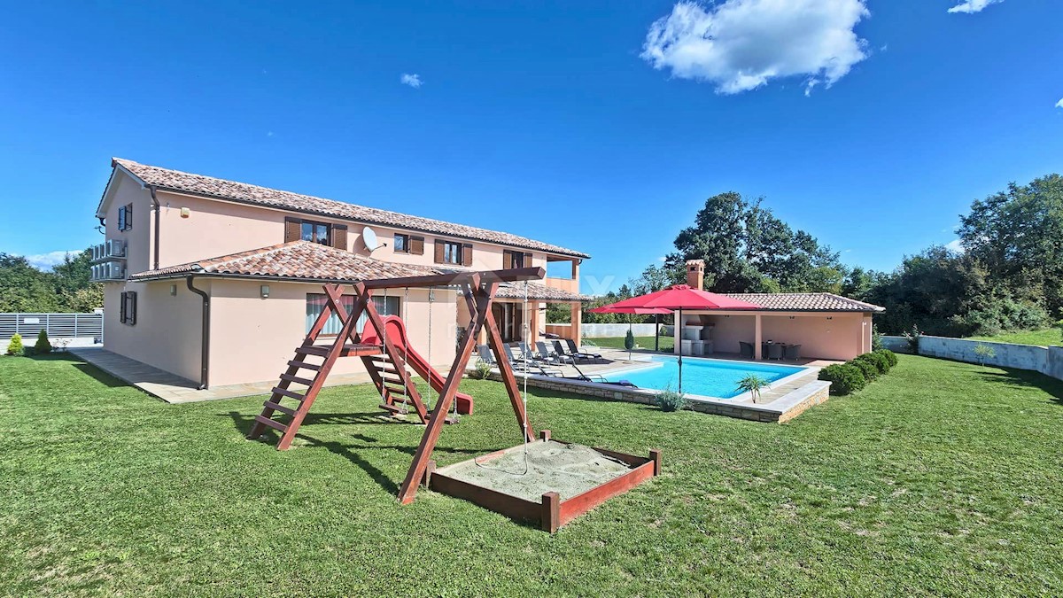 ISTRIA, BARBAN - Casa spaziosa con piscina
