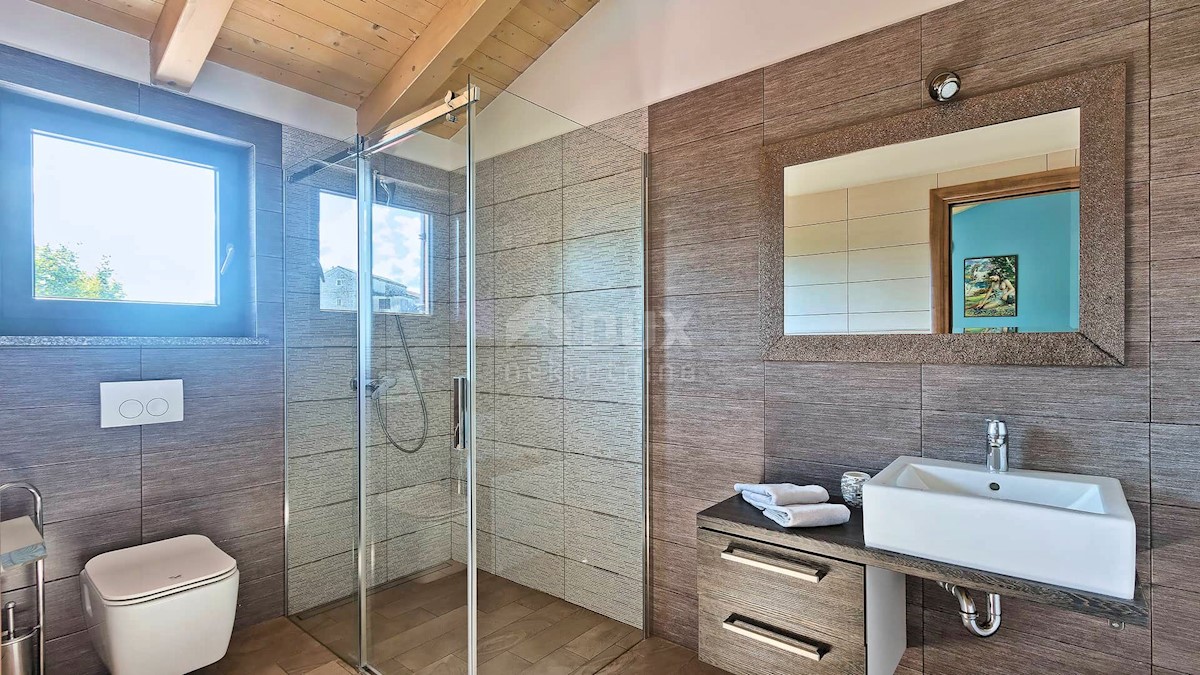 ISTRIA, BARBAN - Casa spaziosa con piscina