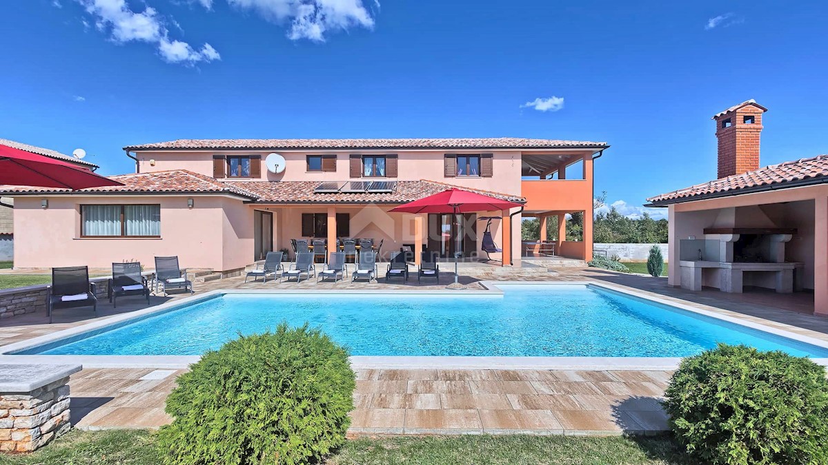 ISTRIA, BARBAN - Casa spaziosa con piscina