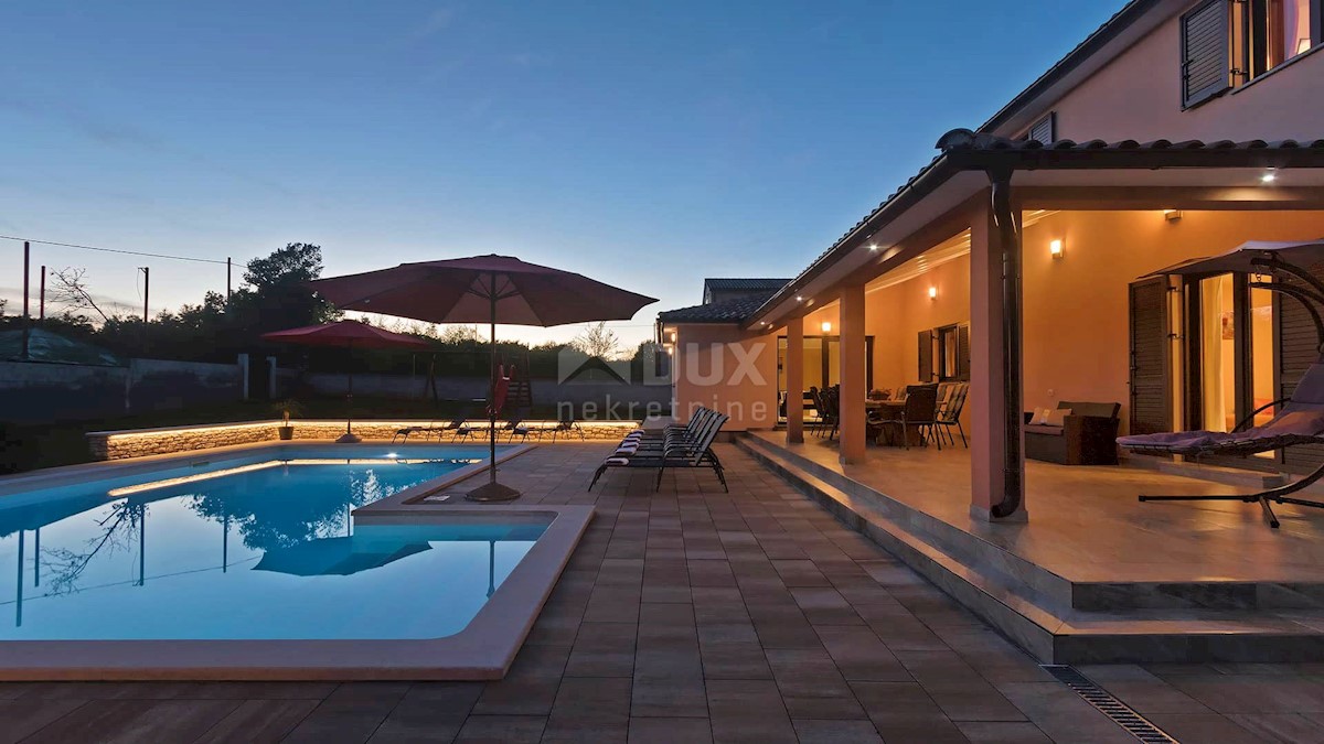ISTRIA, BARBAN - Casa spaziosa con piscina