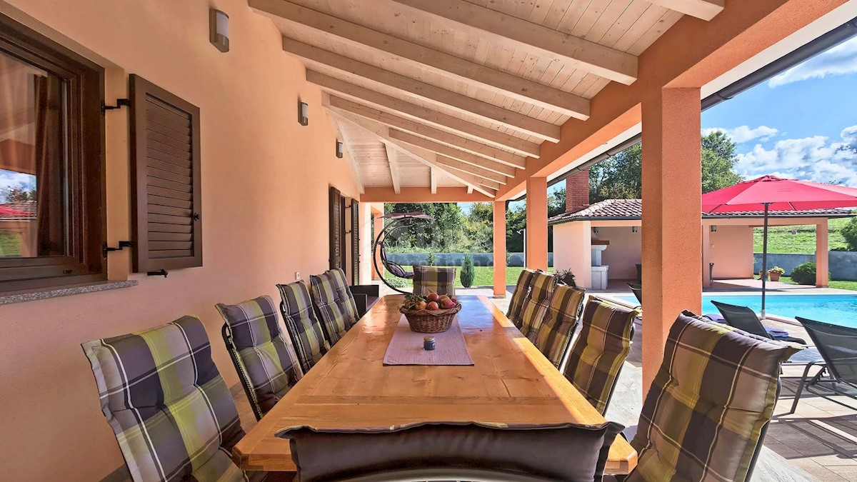 ISTRIA, BARBAN - Casa spaziosa con piscina