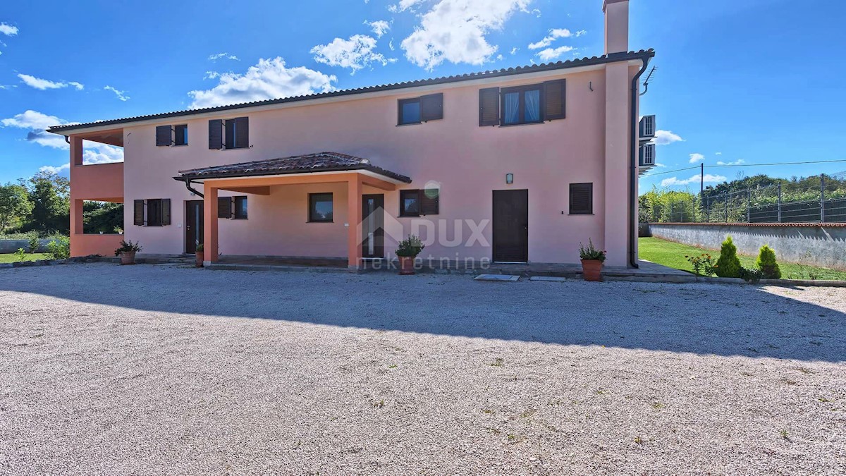 ISTRIA, BARBAN - Casa spaziosa con piscina