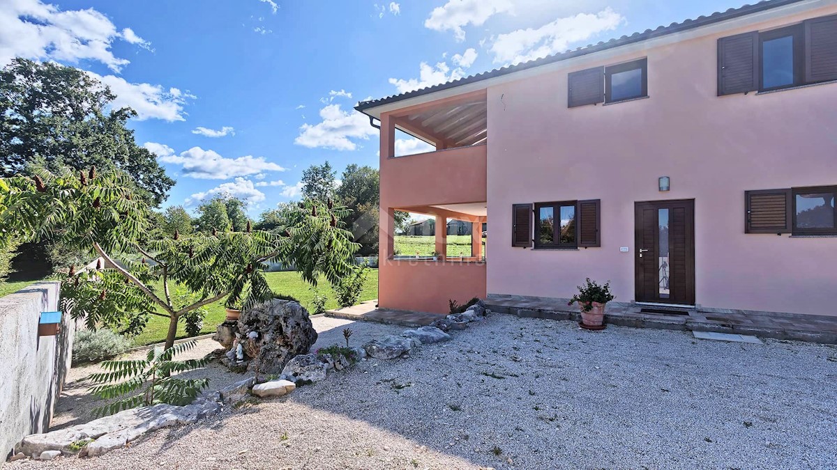 ISTRIA, BARBAN - Casa spaziosa con piscina