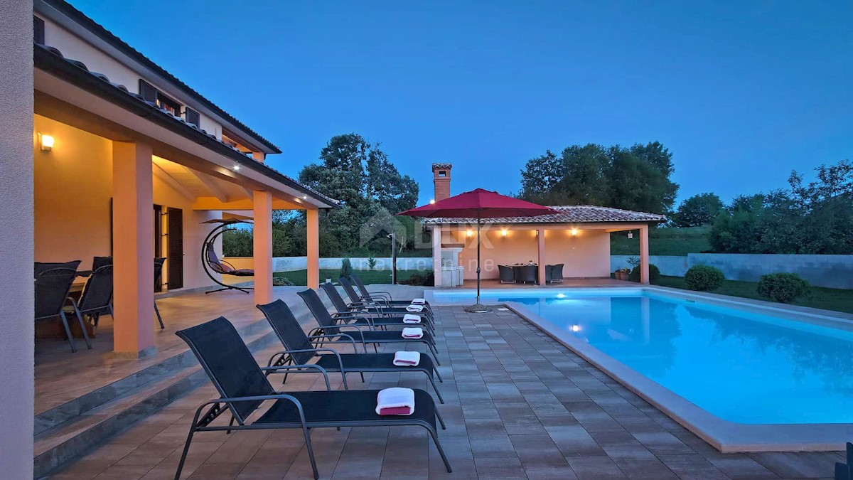 ISTRIA, BARBAN - Casa spaziosa con piscina
