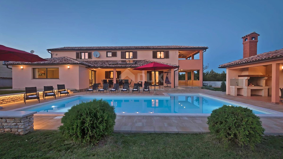 ISTRIA, BARBAN - Casa spaziosa con piscina