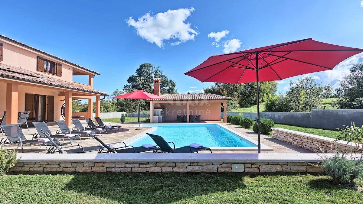 ISTRIA, BARBAN - Casa spaziosa con piscina