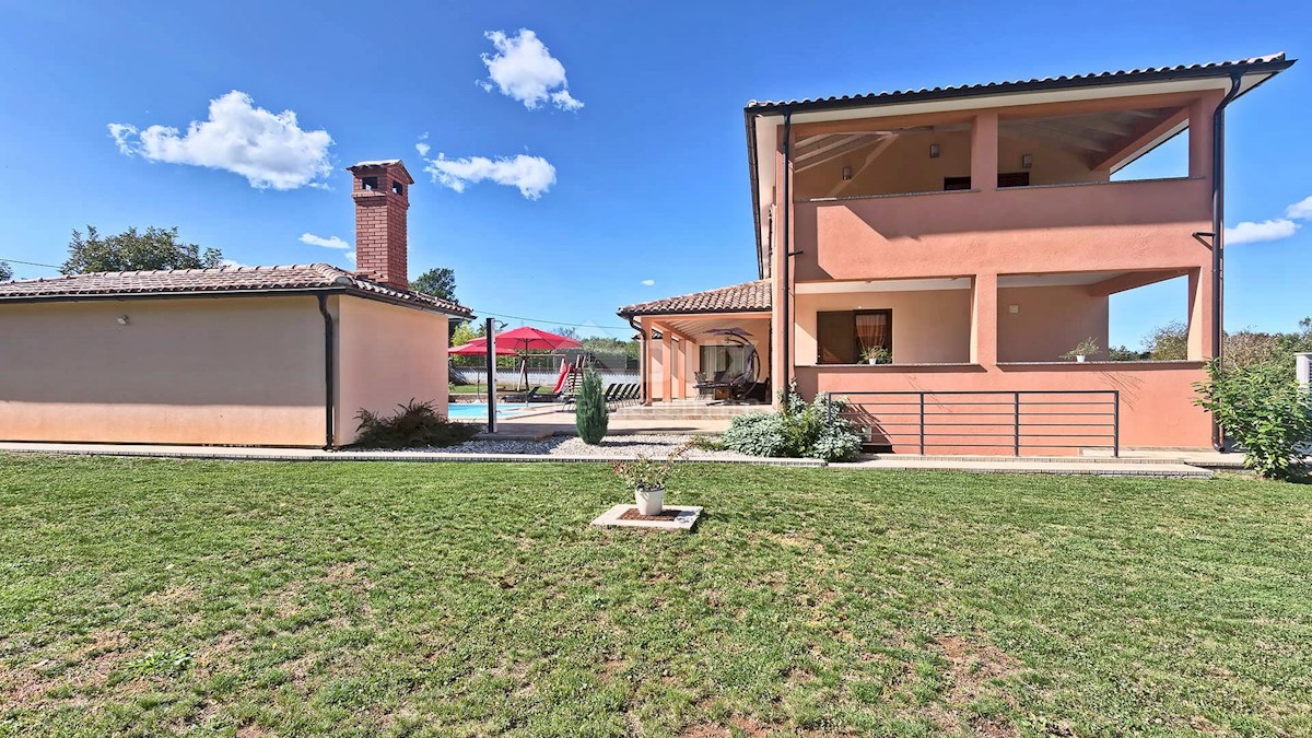 ISTRIA, BARBAN - Casa spaziosa con piscina