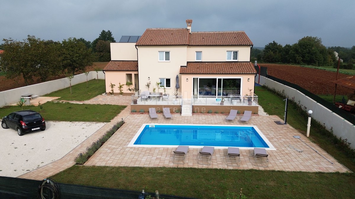 ISTRIA, BARBAN - Villa di pregio con annessa struttura