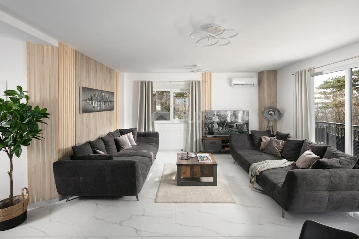 CRIKVENICA - Impressionante villa con vista mare!