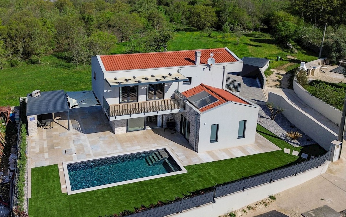 ISTRIA, SVETI LOVREČ - Bella villa con piscina in un posto tranquillo