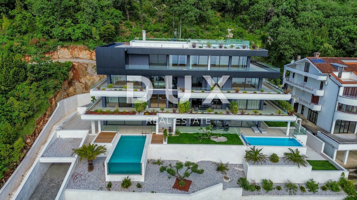 OPATIJA, CENTRO - ampio appartamento in un esclusivo nuovo edificio vicino al centro di Opatija con garage, panorama