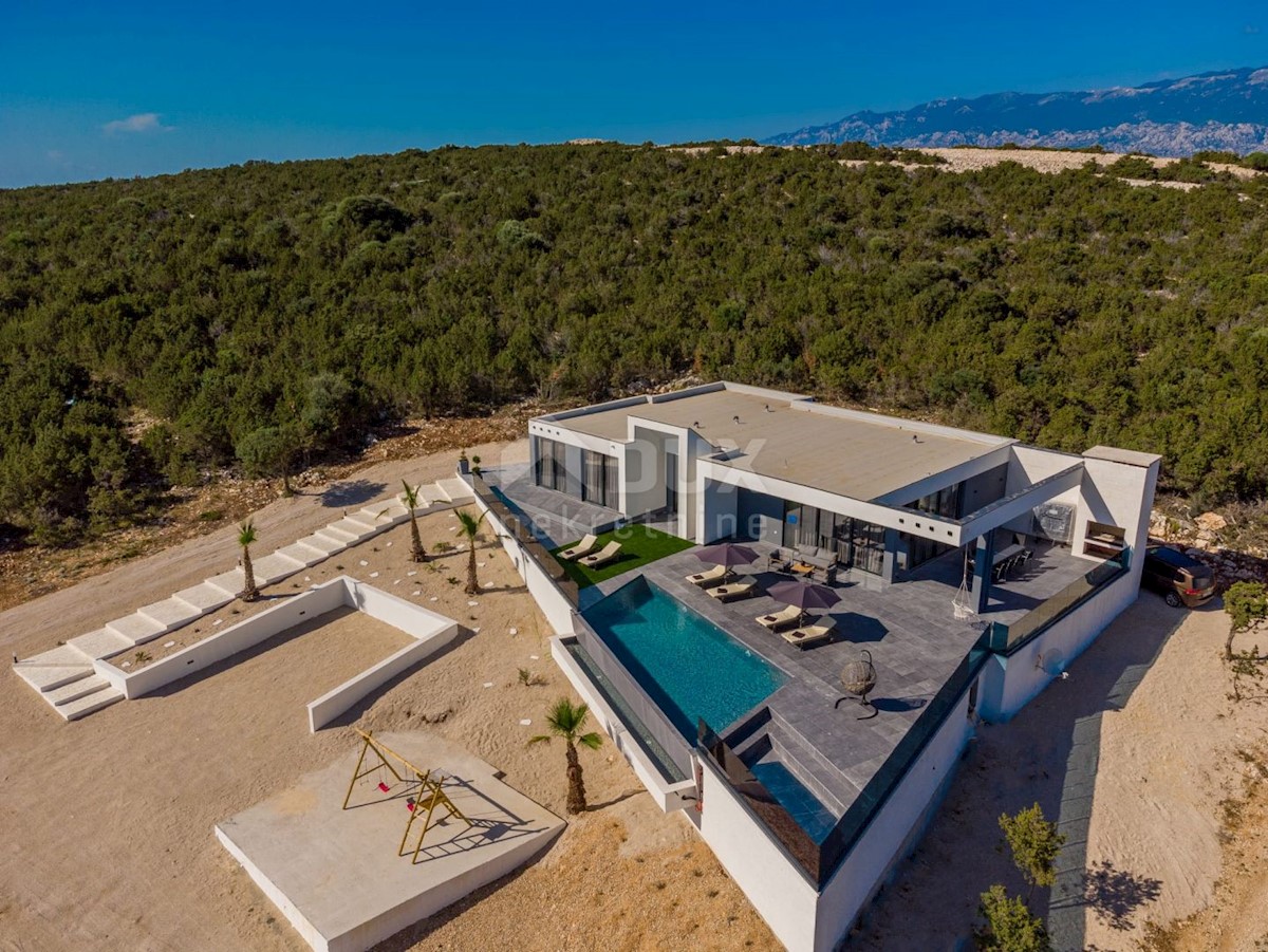 ISOLA DI PAG, NOVALJA - lussuosa villa duplex su un ampio giardino con vista sul mare
