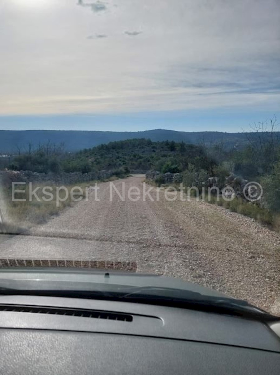 Rogoznica, Podorljak, terreno agricolo 6500m2, 500 m dall'autostrada