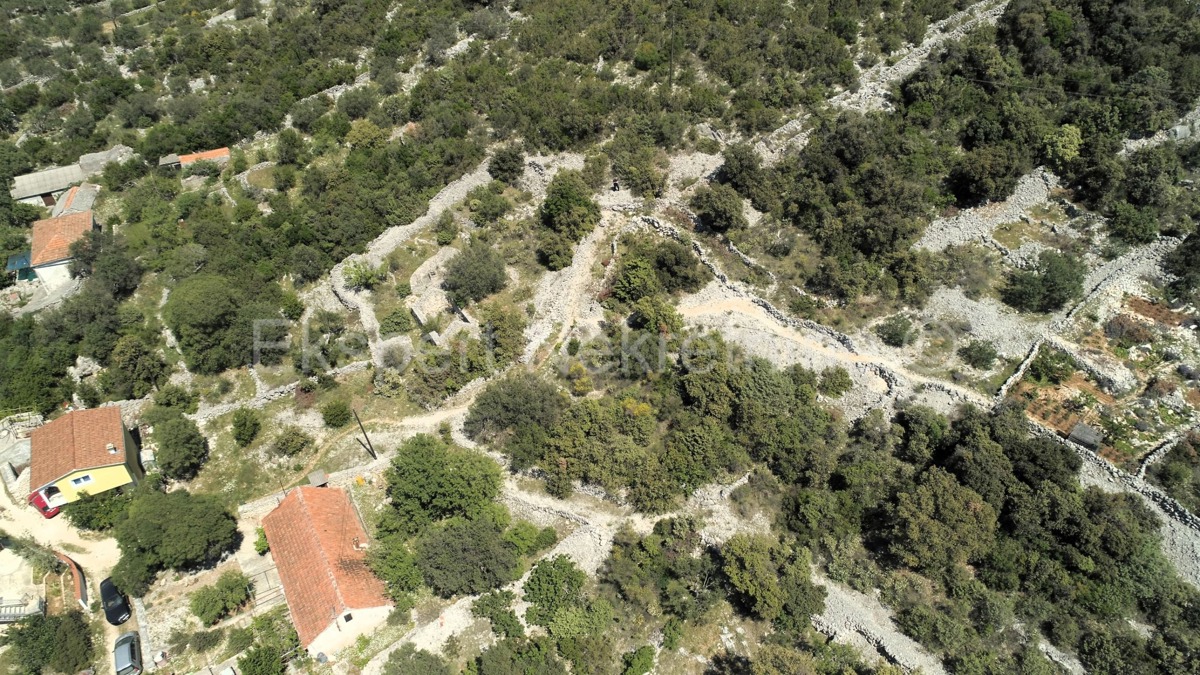 Marina, Vinišće, grad. terreno 656 m2, vista mare, 320m dal mare