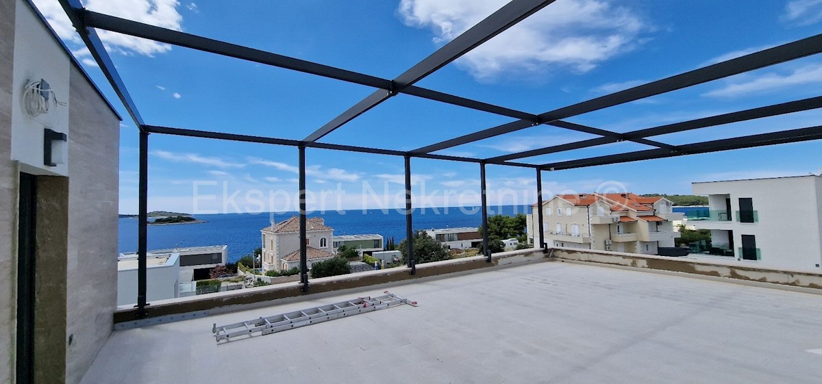 Rogoznica, villa di lusso 350 m2 a soli 120 dal mare e dalla spiaggia, vista