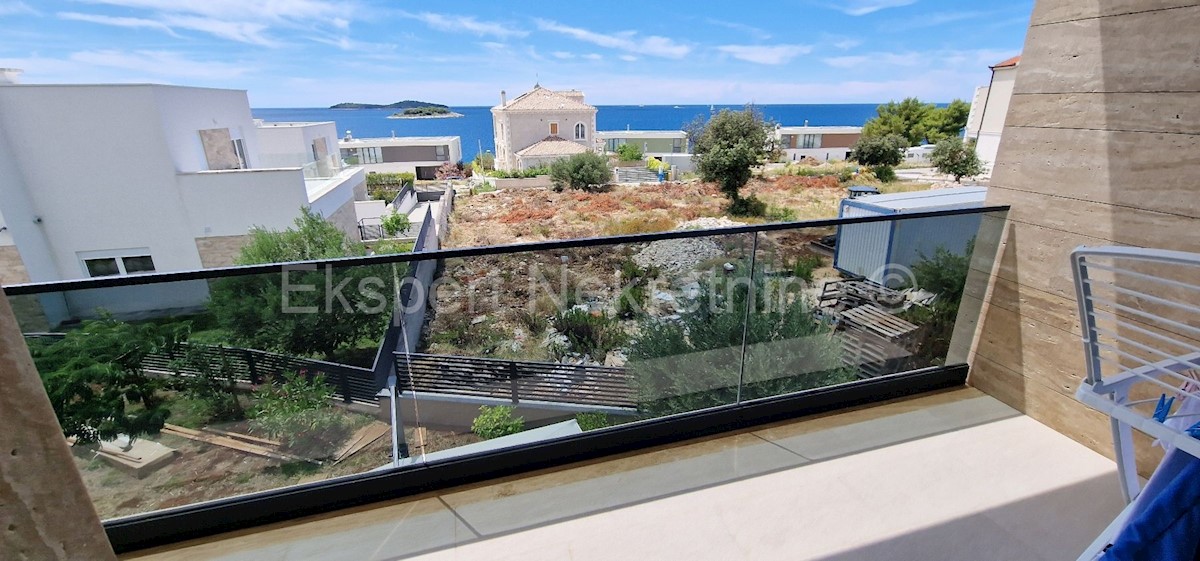 Rogoznica, villa di lusso 350 m2 a soli 120 dal mare e dalla spiaggia, vista