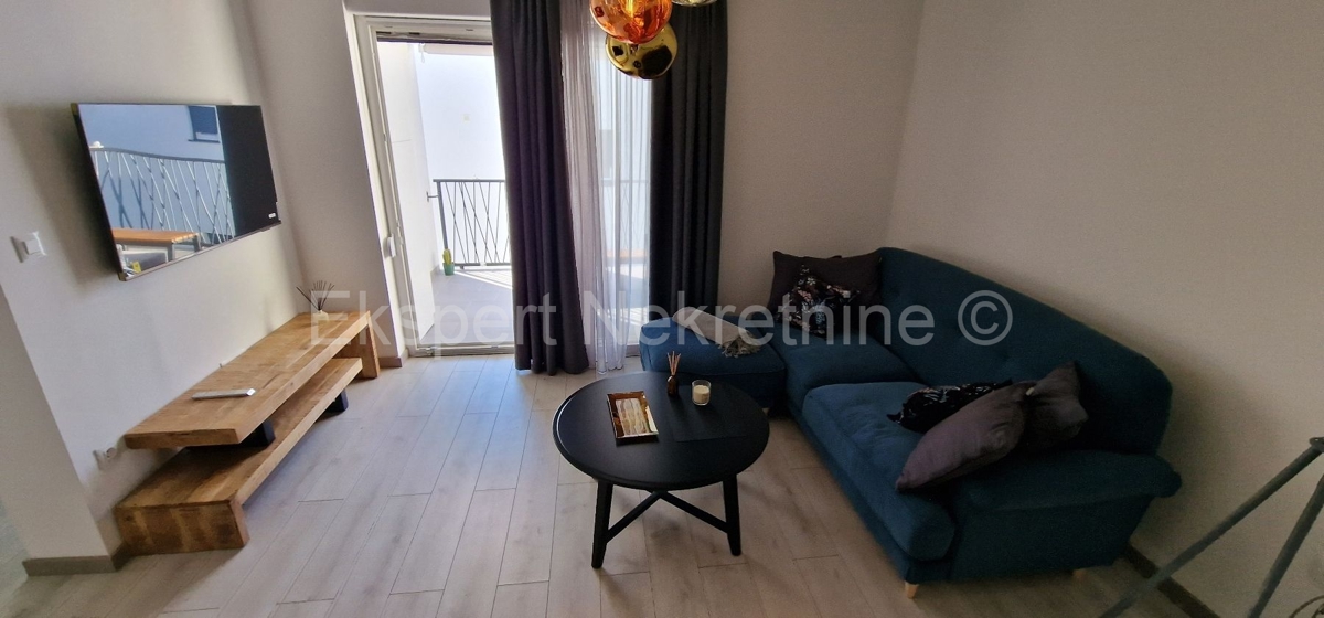 Trogir, excellent location, 2-room apartment 60 m2, new construction, 2nd floor,,