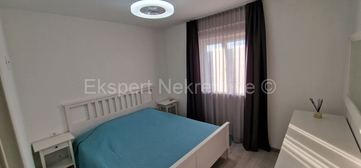 Trogir, excellent location, 2-room apartment 60 m2, new construction, 2nd floor,,