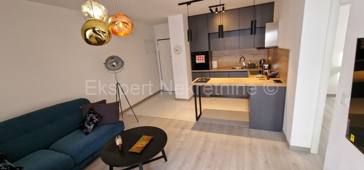 Trogir, excellent location, 2-room apartment 60 m2, new construction, 2nd floor,,