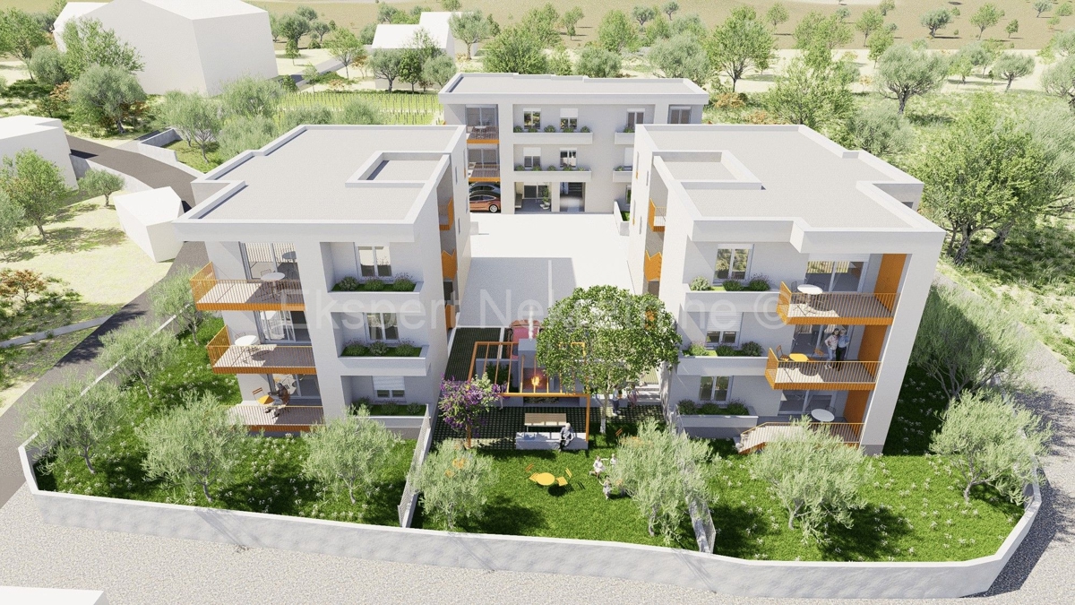 K. Kambelovac, bilocale 79 m2 con giardino, nuova costruzione, 400 m dal mare