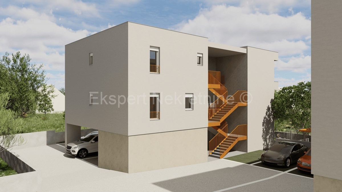 K. Kambelovac, bilocale 79 m2 con giardino, nuova costruzione, 400 m dal mare