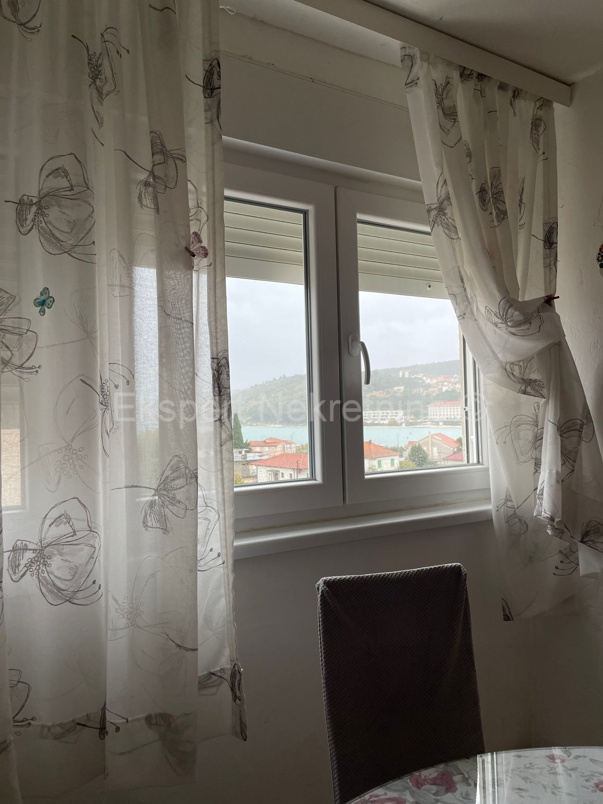 Trogir, two-bedroom apartment 58 m2, excellent location near the center, view