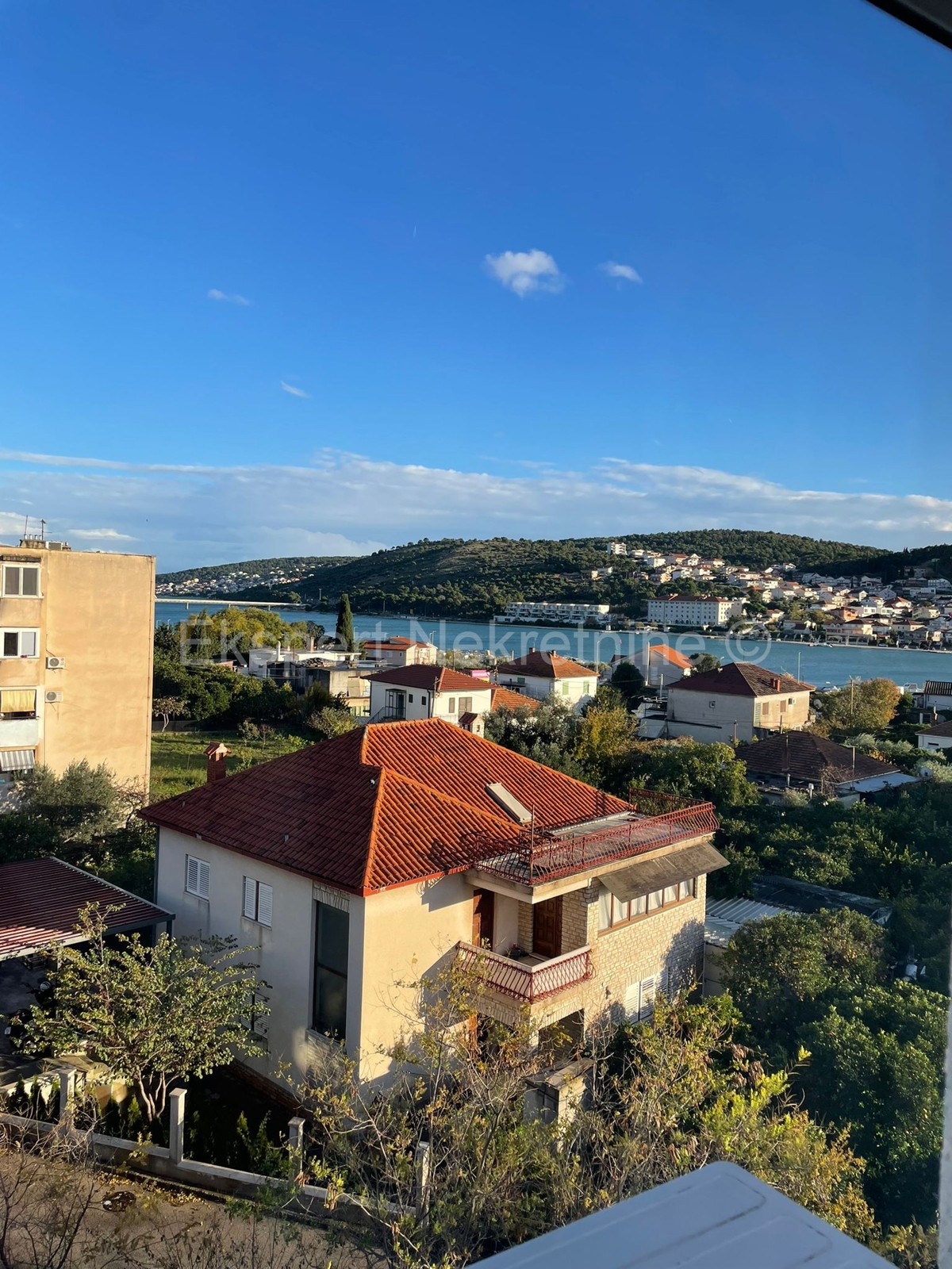 Trogir, two-bedroom apartment 58 m2, excellent location near the center, view