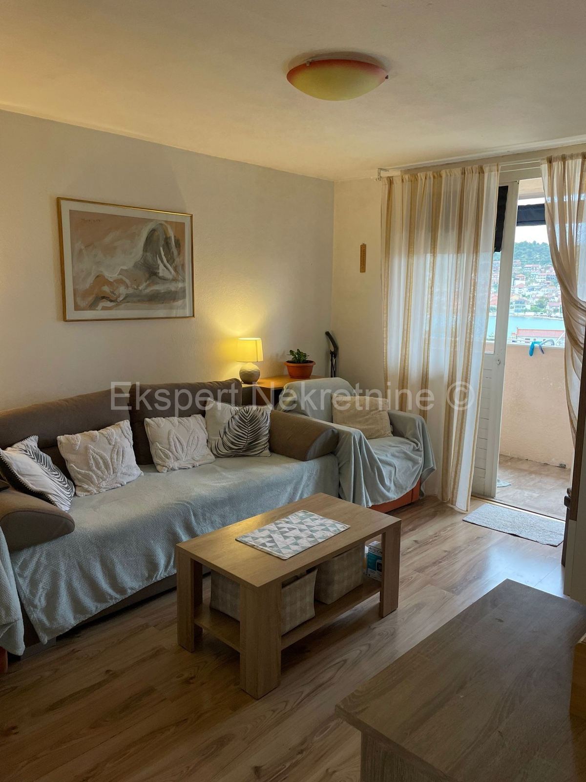 Trogir, two-bedroom apartment 58 m2, excellent location near the center, view