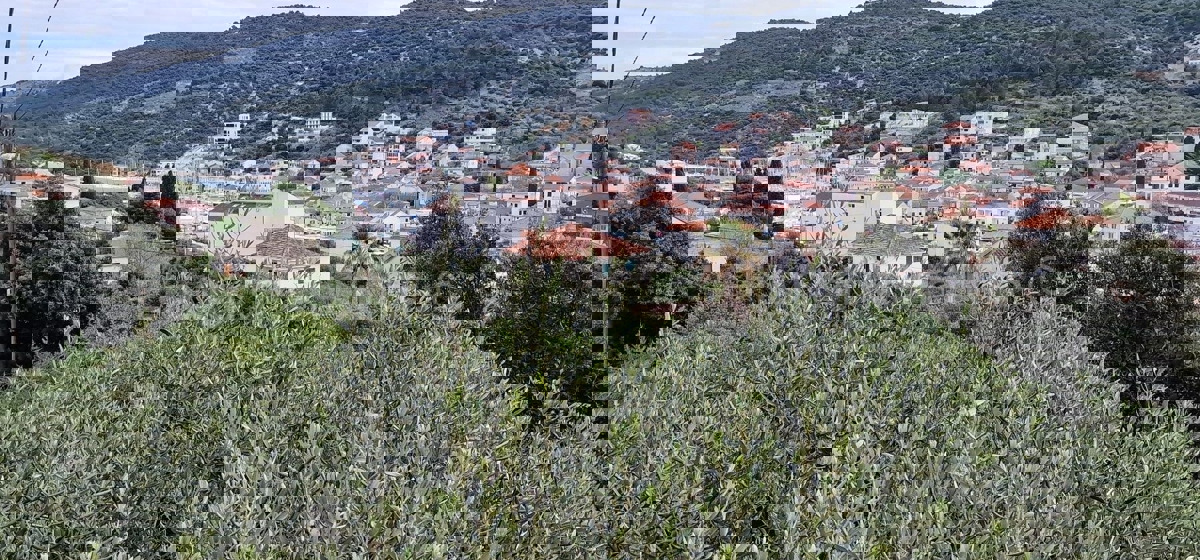 Marina, building land 1948 m2, close to the center, electricity, water, asphalt road