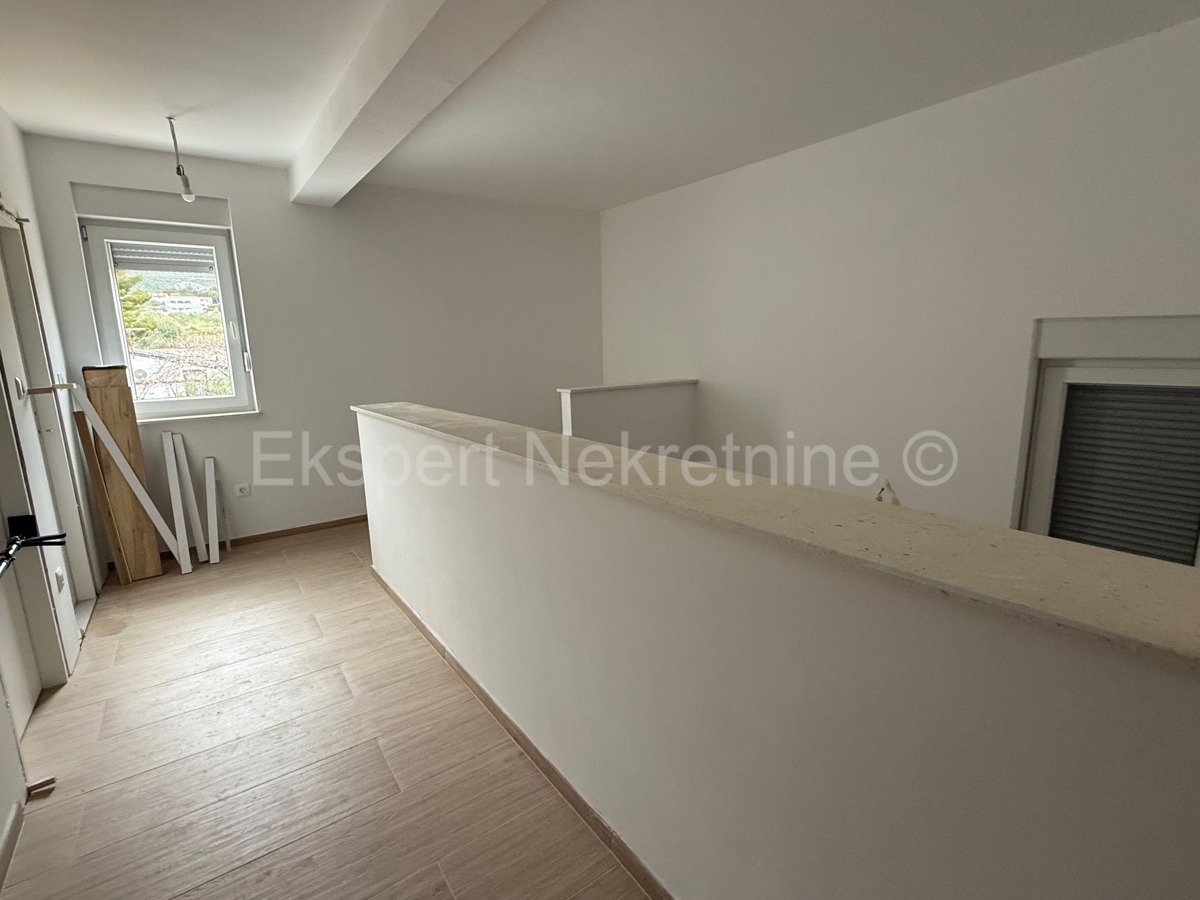 K. Novi, Rudine, casa indipendente con annesso. edificio e giardino 550 m2