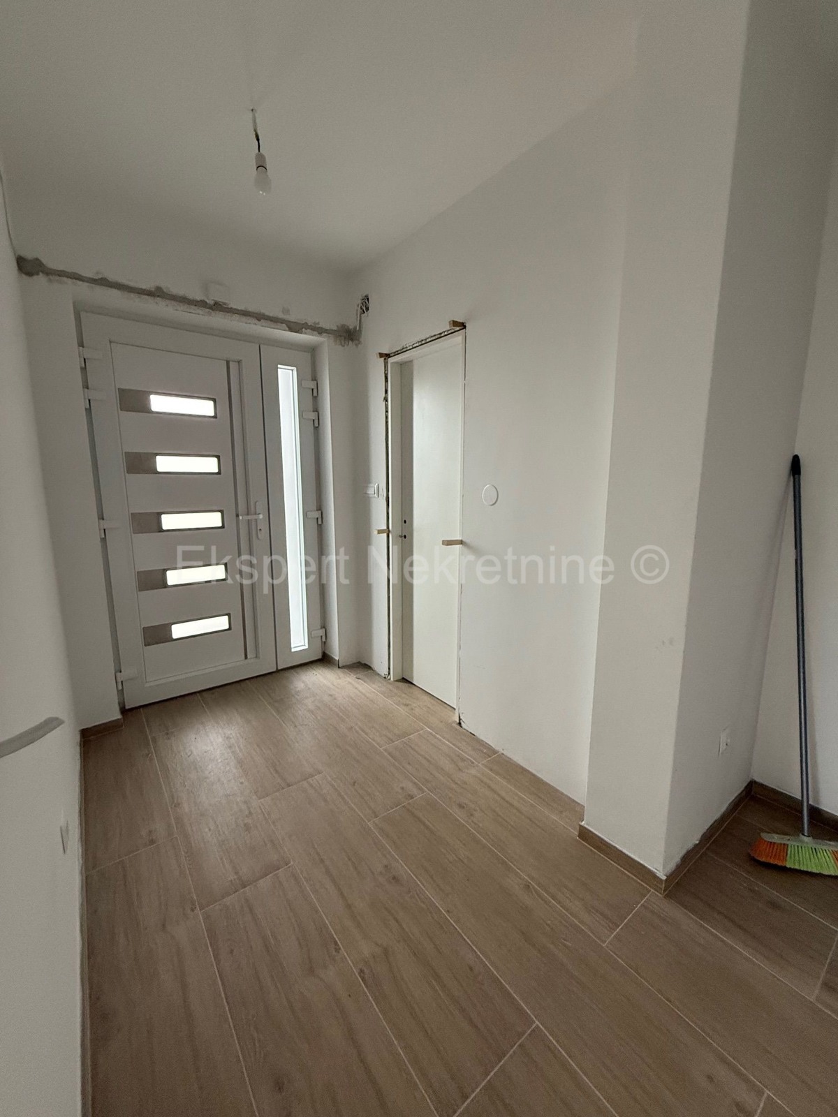 K. Novi, Rudine, casa indipendente con annesso. edificio e giardino 550 m2