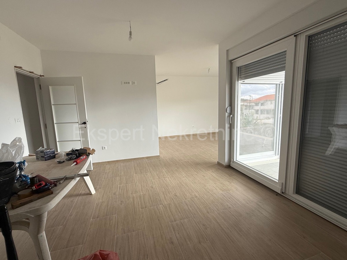 K. Novi, Rudine, casa indipendente con annesso. edificio e giardino 550 m2