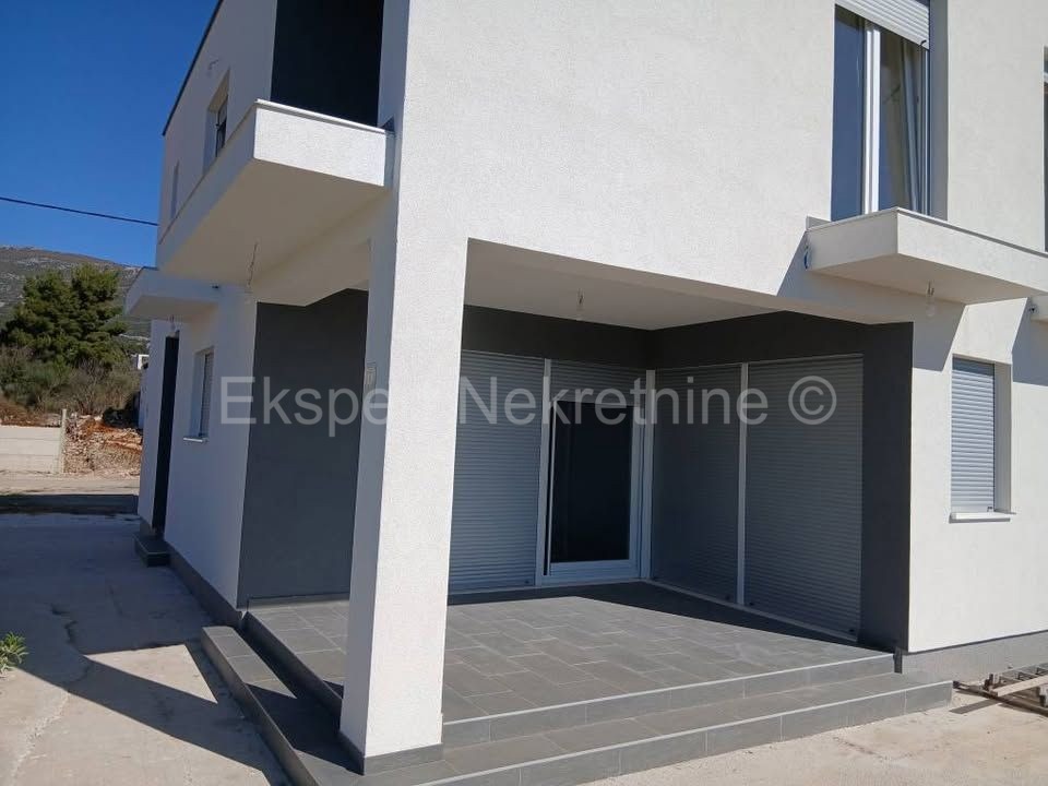 K. Novi, Rudine, casa indipendente con annesso. edificio e giardino 550 m2