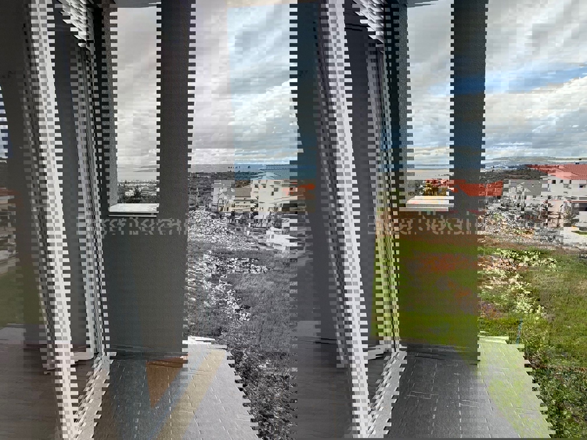 K. Novi, Rudine, casa indipendente con annesso. edificio e giardino 550 m2