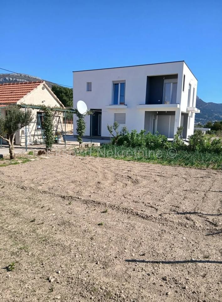 K. Novi, Rudine, casa indipendente con annesso. edificio e giardino 550 m2