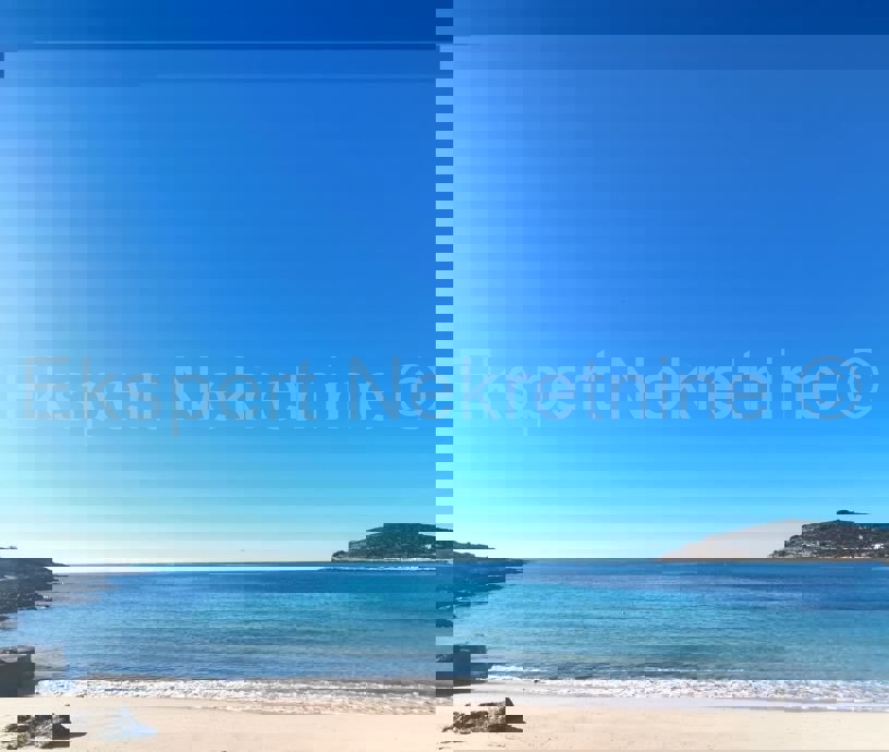 Trogir-Dintorni, Drvenik Mali, terreno edificabile 1052m2, a 150m dal mare