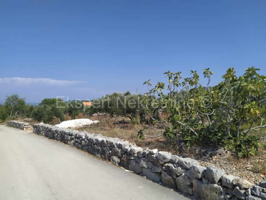 Trogir-Dintorni, Drvenik Mali, terreno edificabile 1052m2, a 150m dal mare