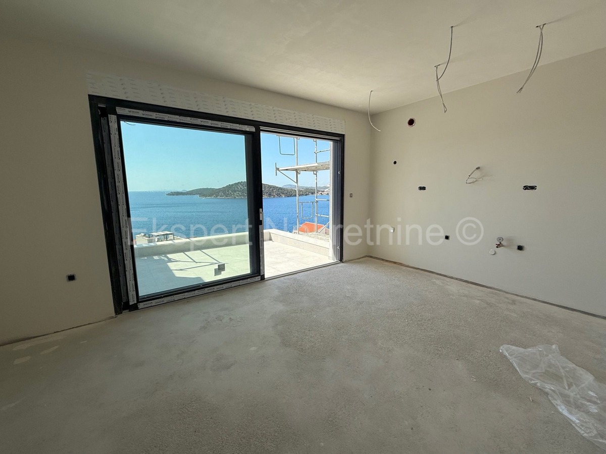 Rogoznica, Ražanj, appartamento con due camere da letto 63,52 m2, vista mare, a 160 m dal mare