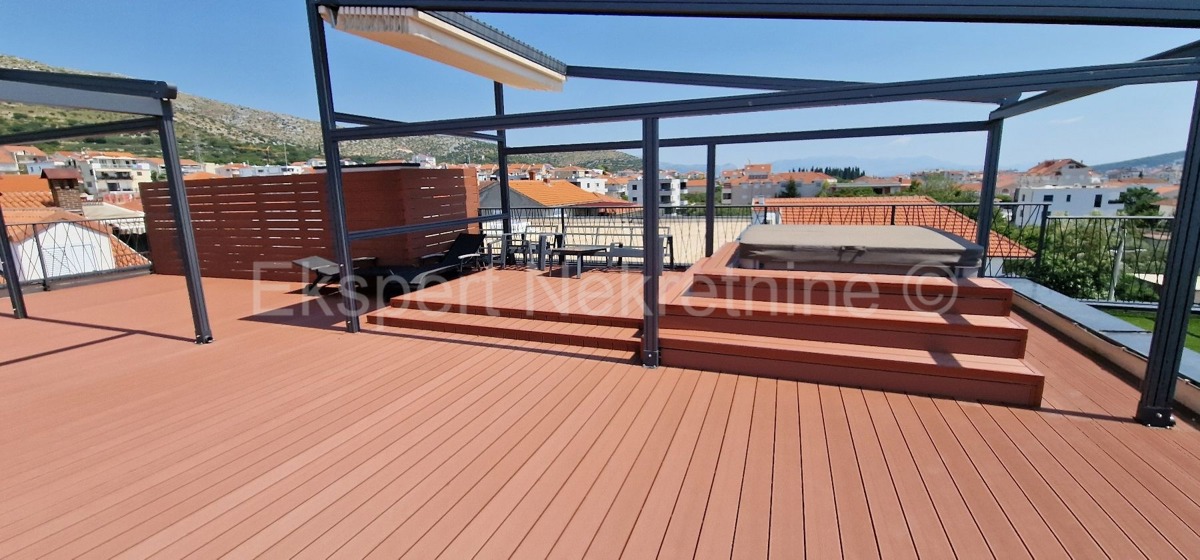 Trogir, Center, 3-bedroom apartment 160 m2, new construction, TOP location!!!