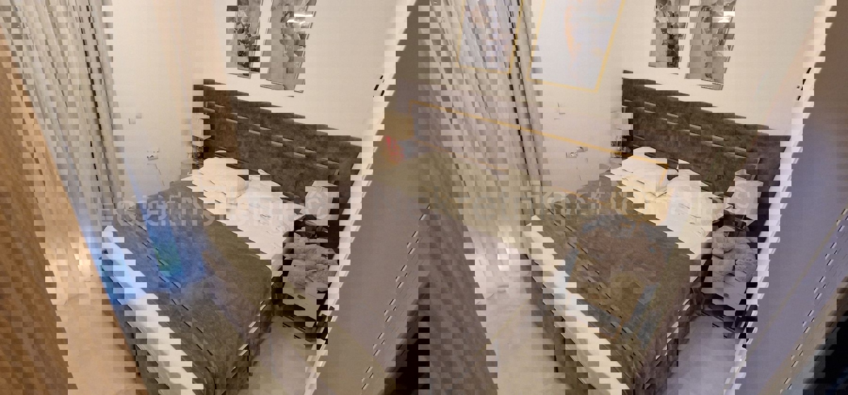 Trogir, Center, 3-bedroom apartment 160 m2, new construction, TOP location!!!